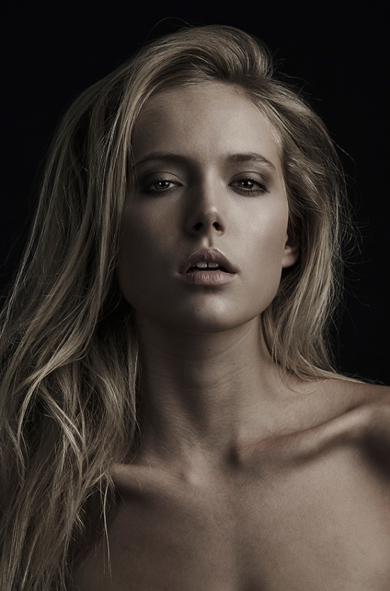 http://mattblackphoto.server101.com/files/gimgs/th-6_lilli-final-2.jpg